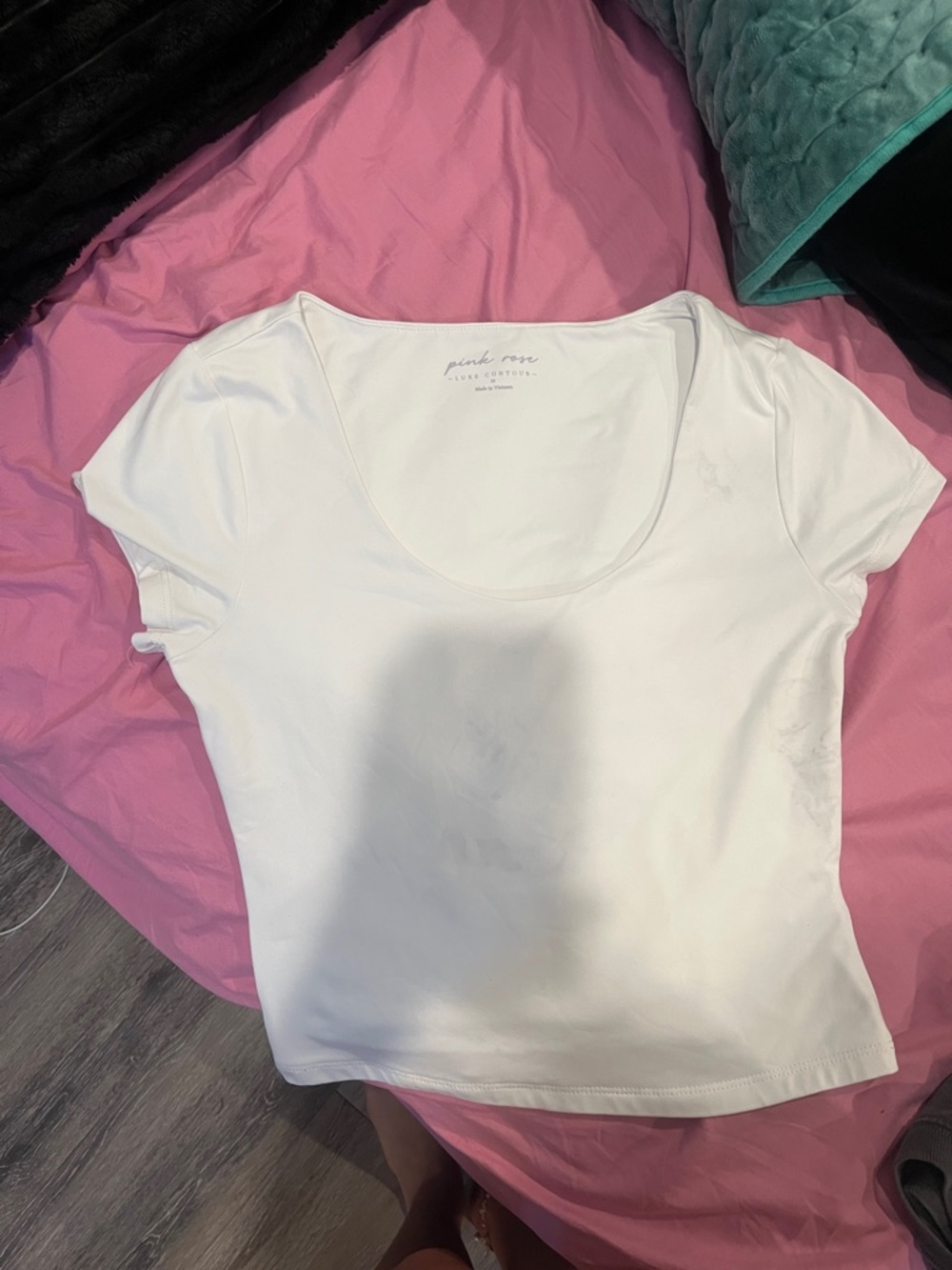 Pink Rose Women's White Scoop Neck Short Sleeve Top